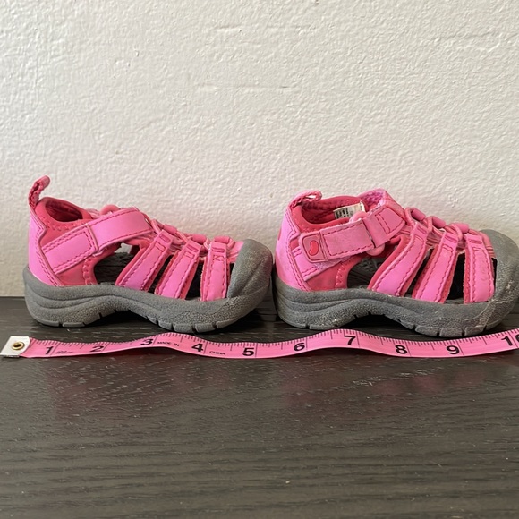 Jumping Beans Toddler size 4 pink sandals - Picture 5 of 5